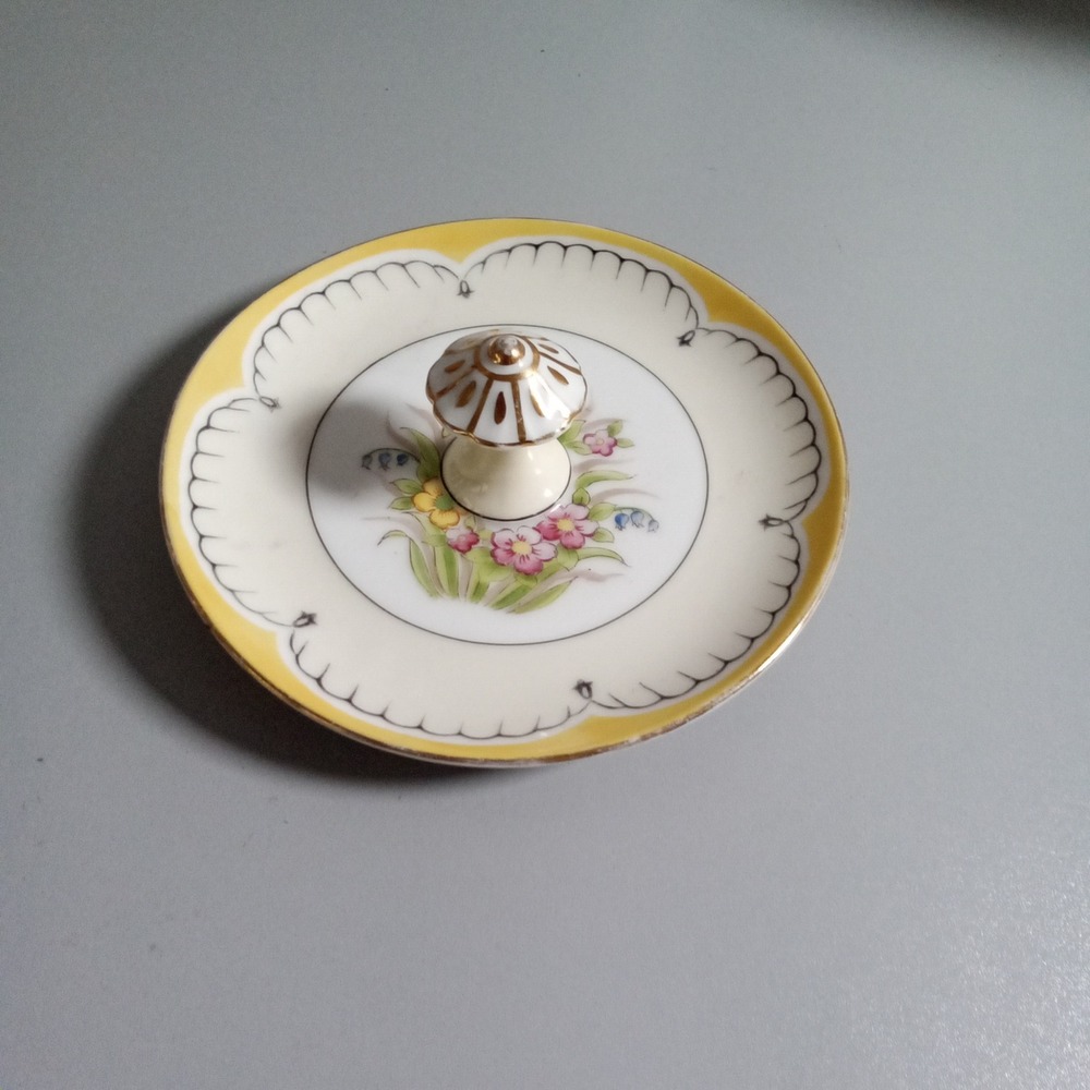 Vintage Moriyama Mori-machi Japan Floral Porcelain Ring Holder Yellow Gold Gilt